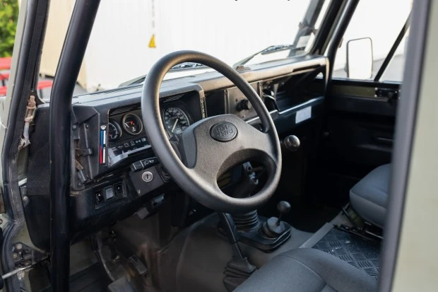 1997 Land Rover Defender 110 - Image 5 of 8