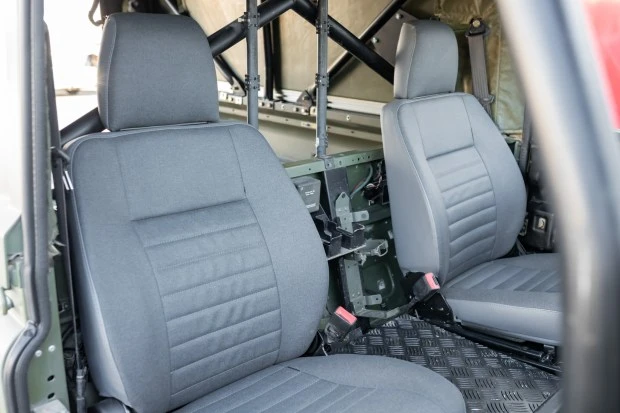 1997 Land Rover Defender 110 - Image 4 of 8