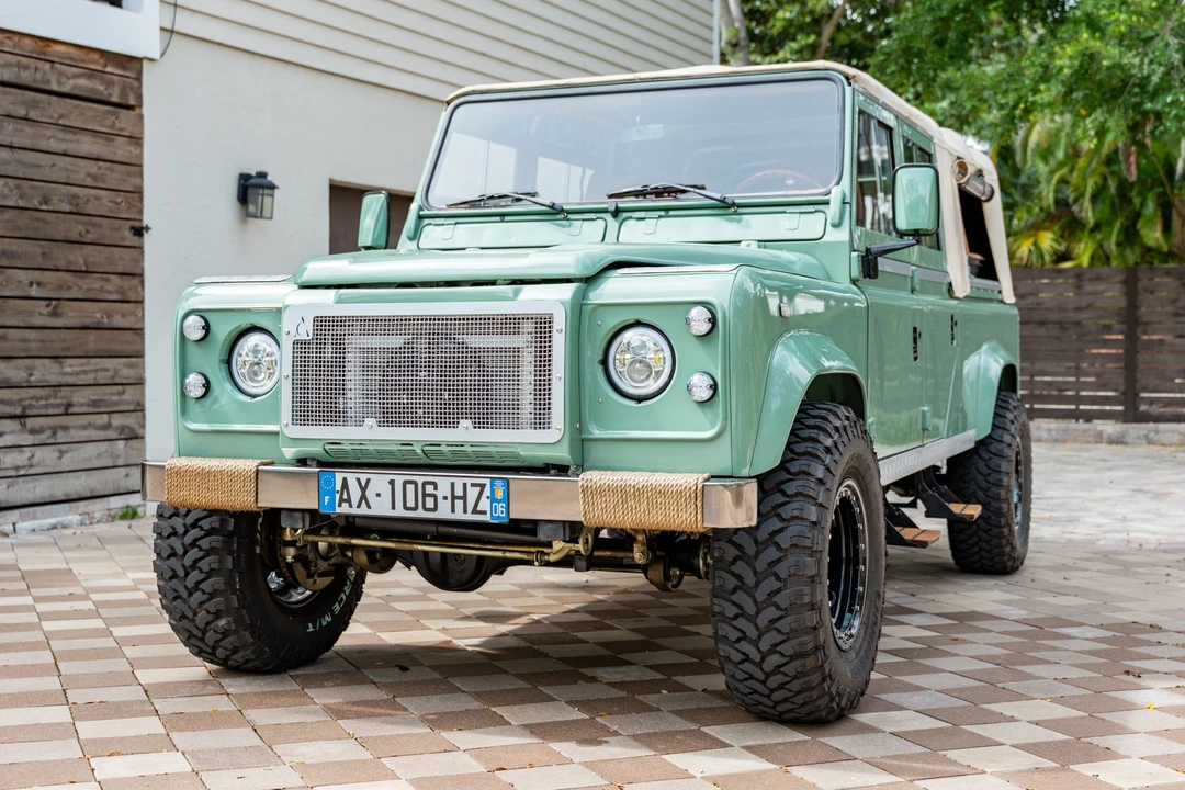 1997 Land Rover Defender 130 - Image 2 of 31
