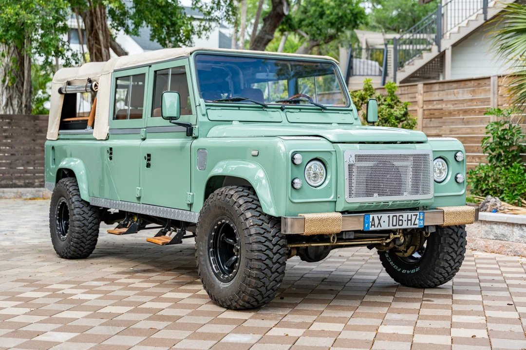 1997 Land Rover Defender 130 - Image 6 of 31