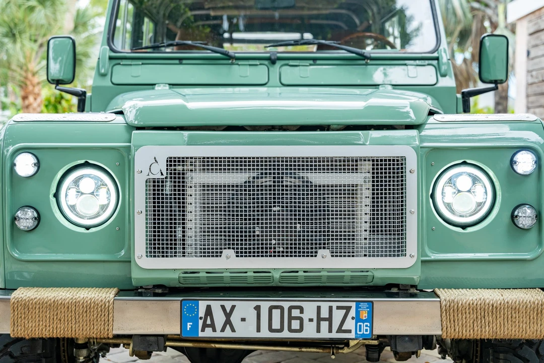 1997 Land Rover Defender 130 - Image 17 of 31