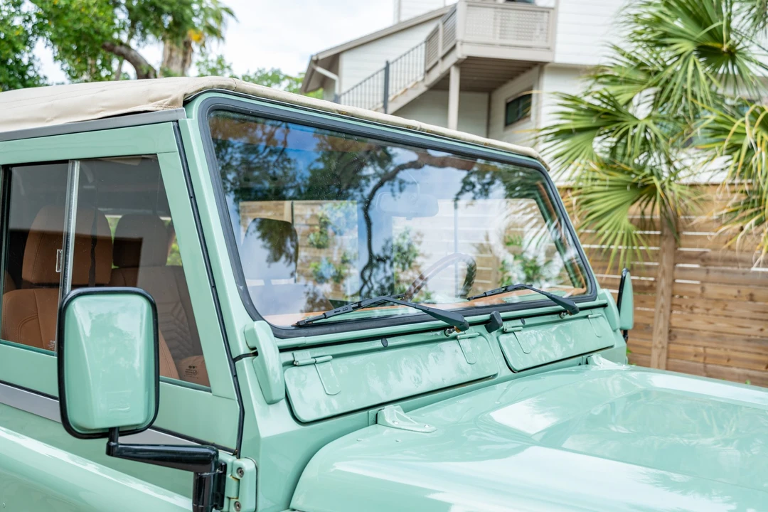 1997 Land Rover Defender 130 - Image 14 of 31