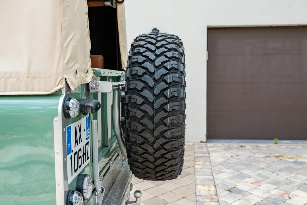 1997 Land Rover Defender 130 - Image 29 of 31