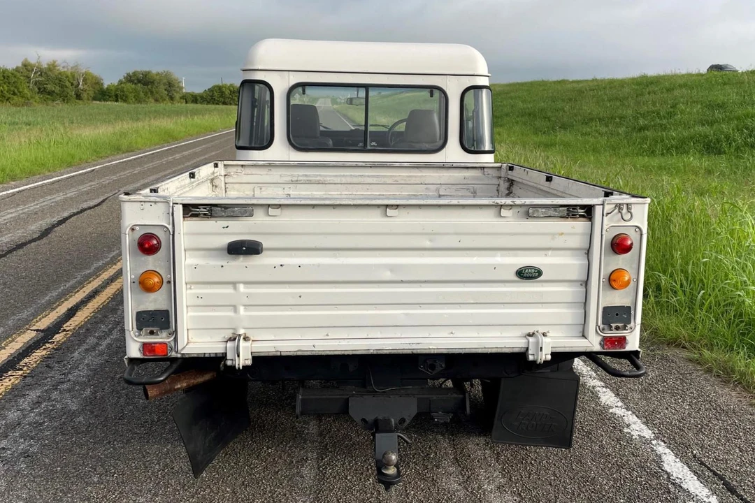 1997 Land Rover Defender 130 - Image 5 of 31