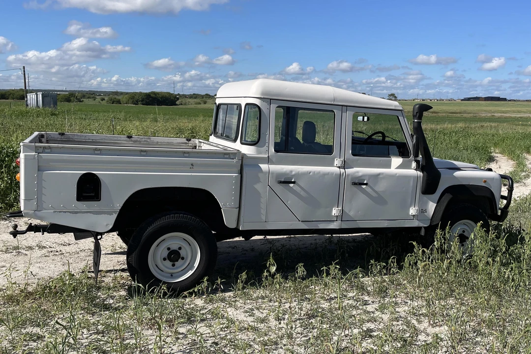 1997 Land Rover Defender 130 - Image 14 of 31