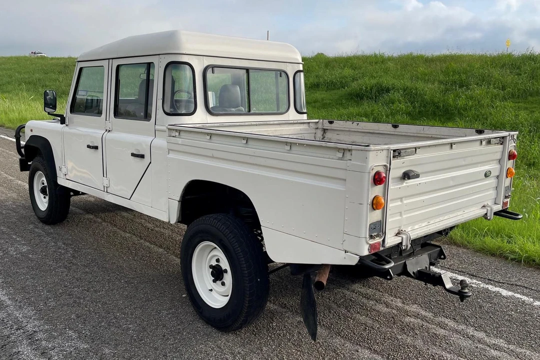 1997 Land Rover Defender 130 - Image 4 of 31