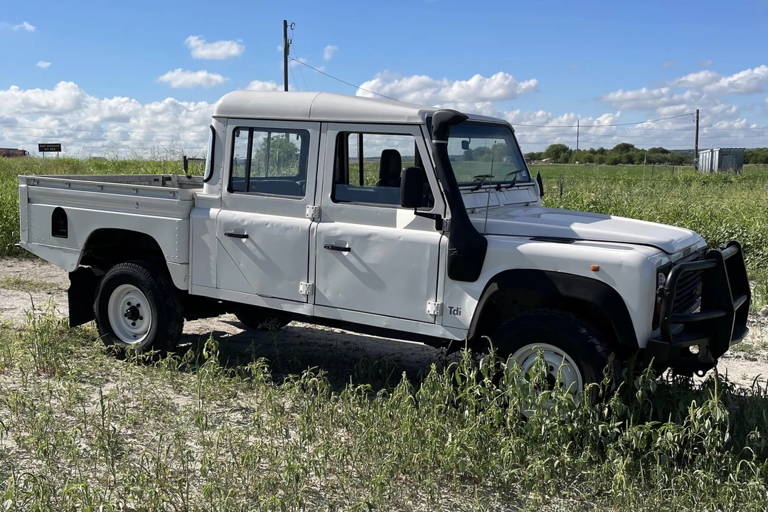 1997 Land Rover Defender 130 - Image 2 of 31