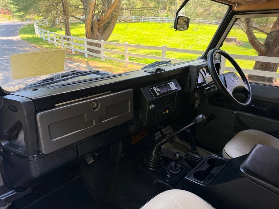 1997 Land Rover Defender 90 - Image 24 of 31