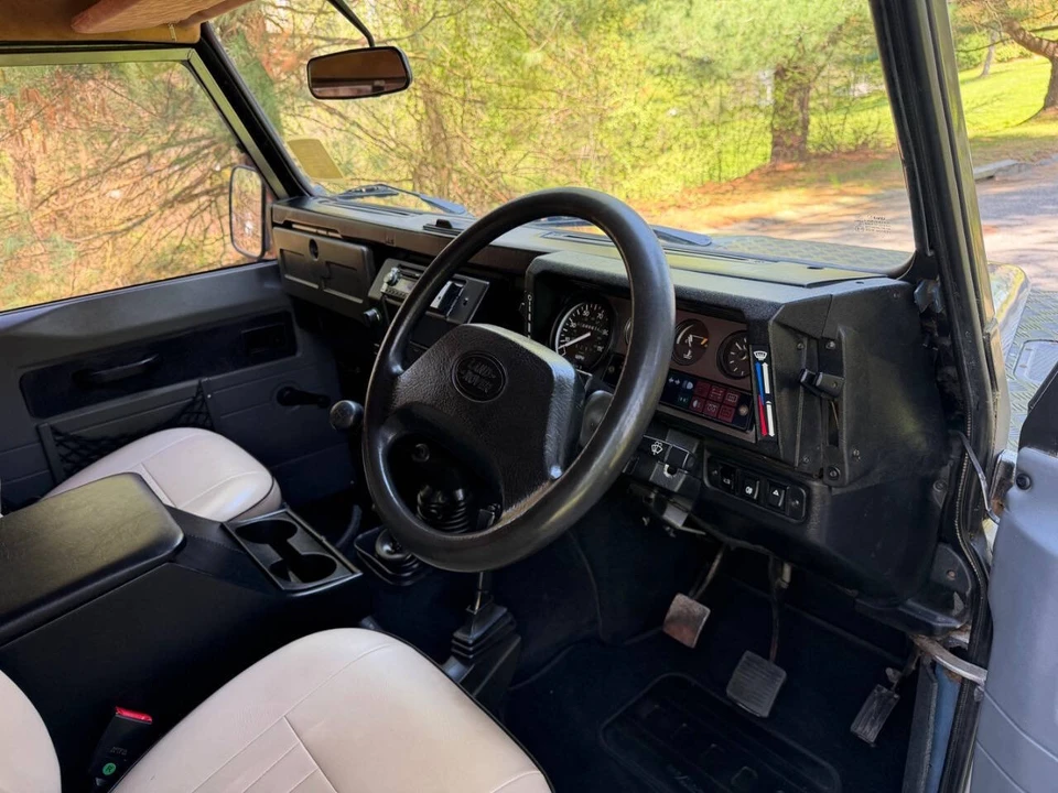 1997 Land Rover Defender 90 - Image 17 of 31