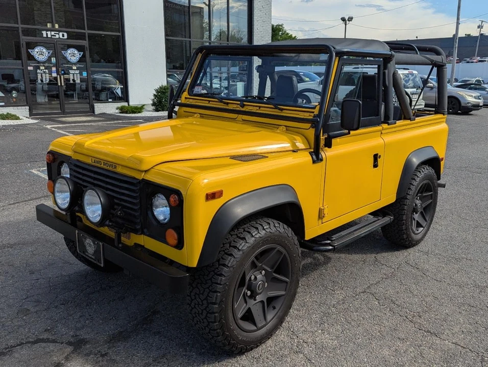 1997 Land Rover Defender 90 - Image 2 of 31