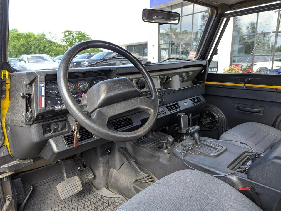 1997 Land Rover Defender 90 - Image 13 of 31
