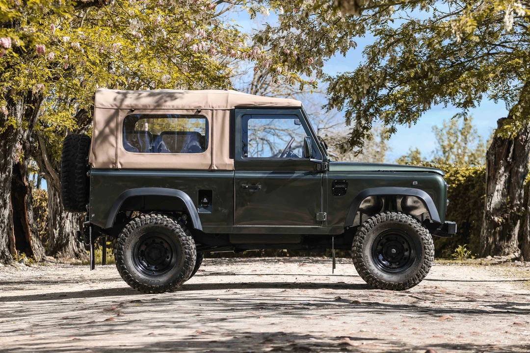 1997 Land Rover Defender 90 - Image 3 of 31