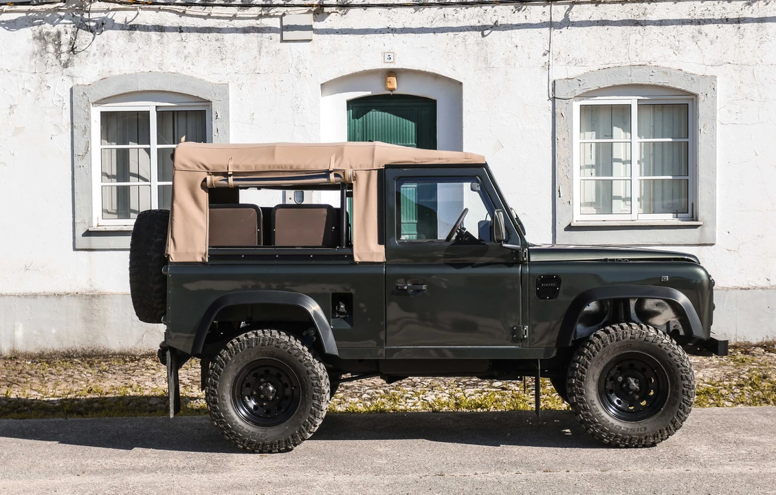 1997 Land Rover Defender 90 - Image 9 of 31