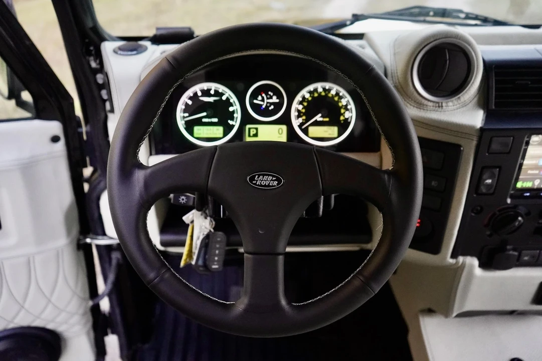 1997 Land Rover Defender 90 - Image 12 of 31