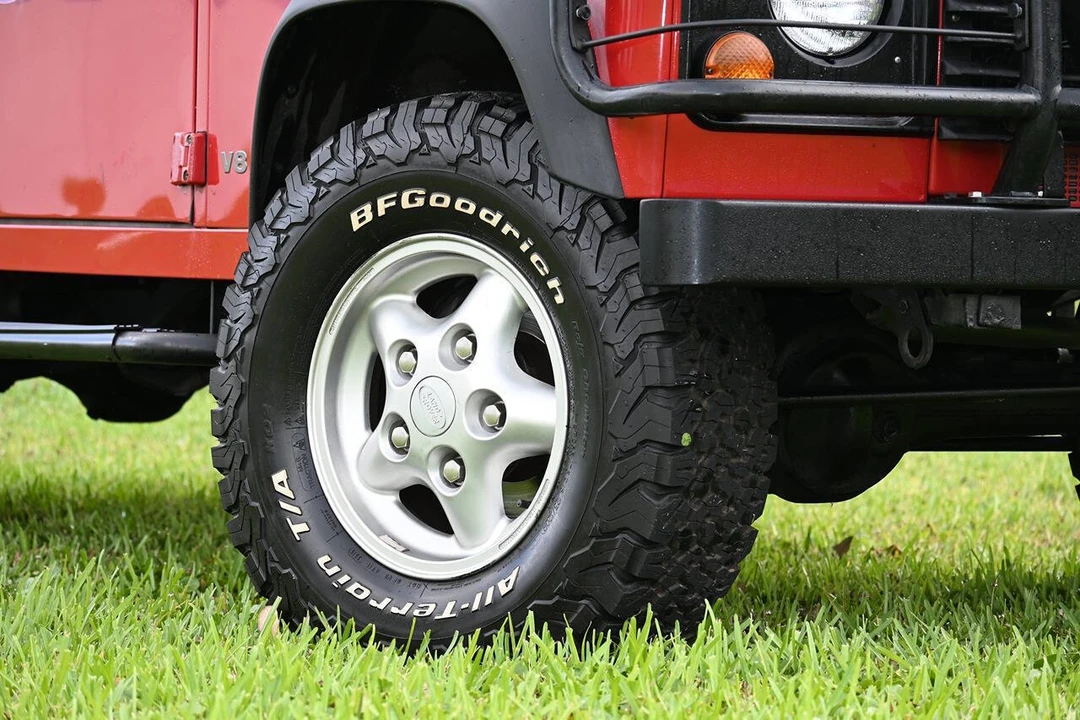 1997 Land Rover Defender 90 - Image 6 of 31