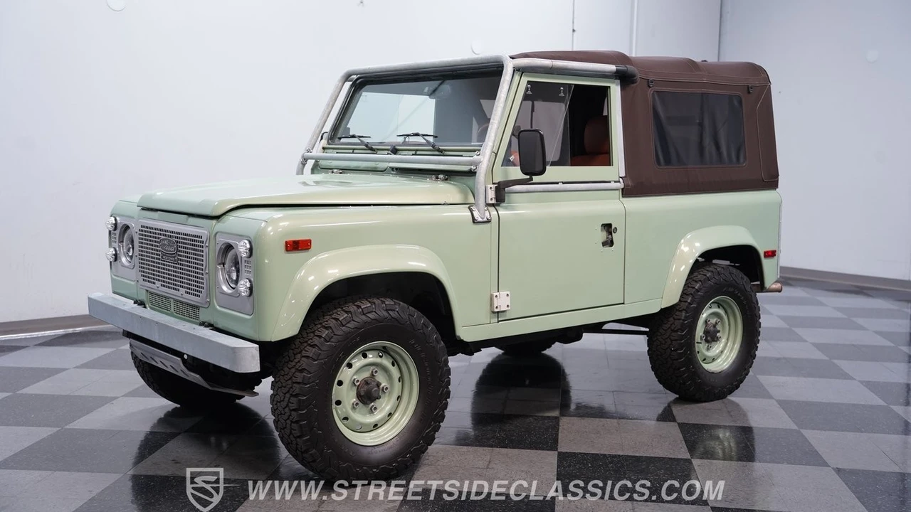 1997 Land Rover Defender 90 - Image 8 of 12