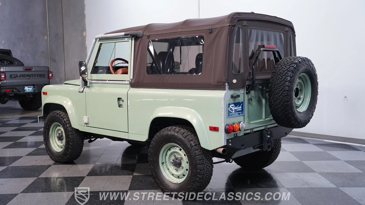 1997 Land Rover Defender 90 - Image 9 of 12