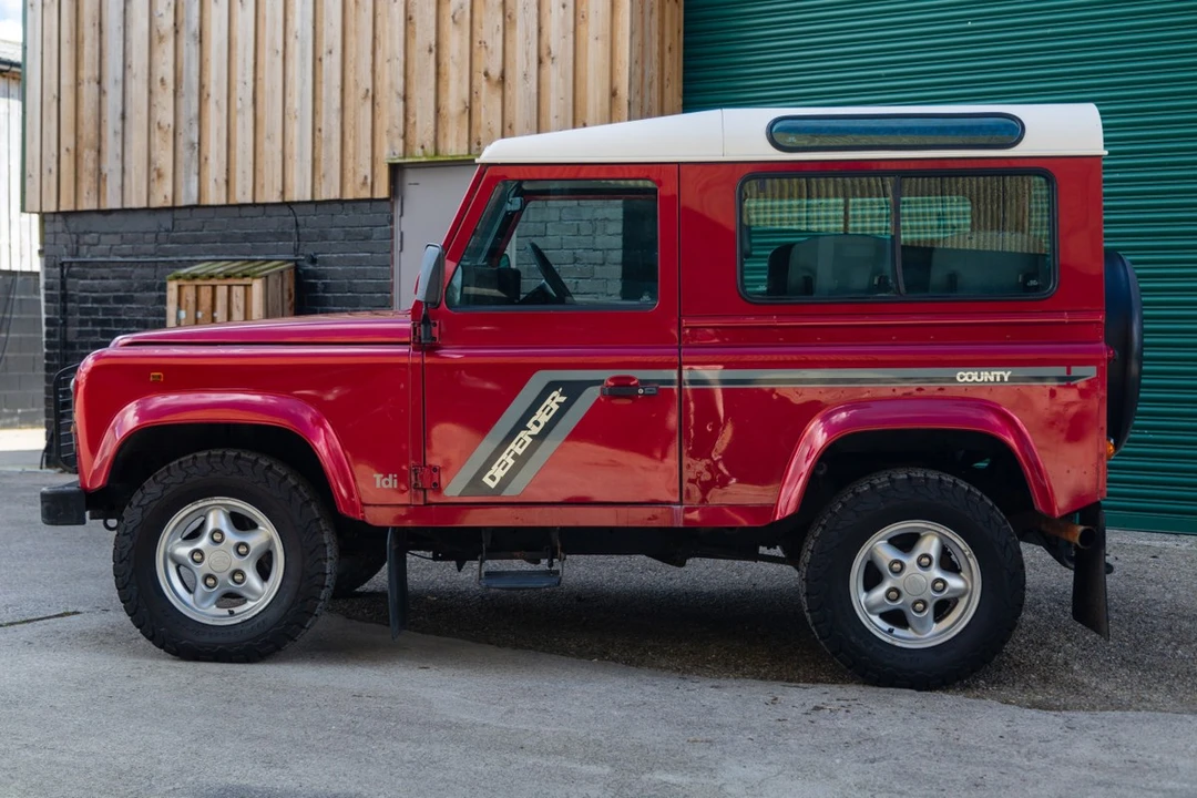 1997 Land Rover Defender 90 - Image 8 of 30