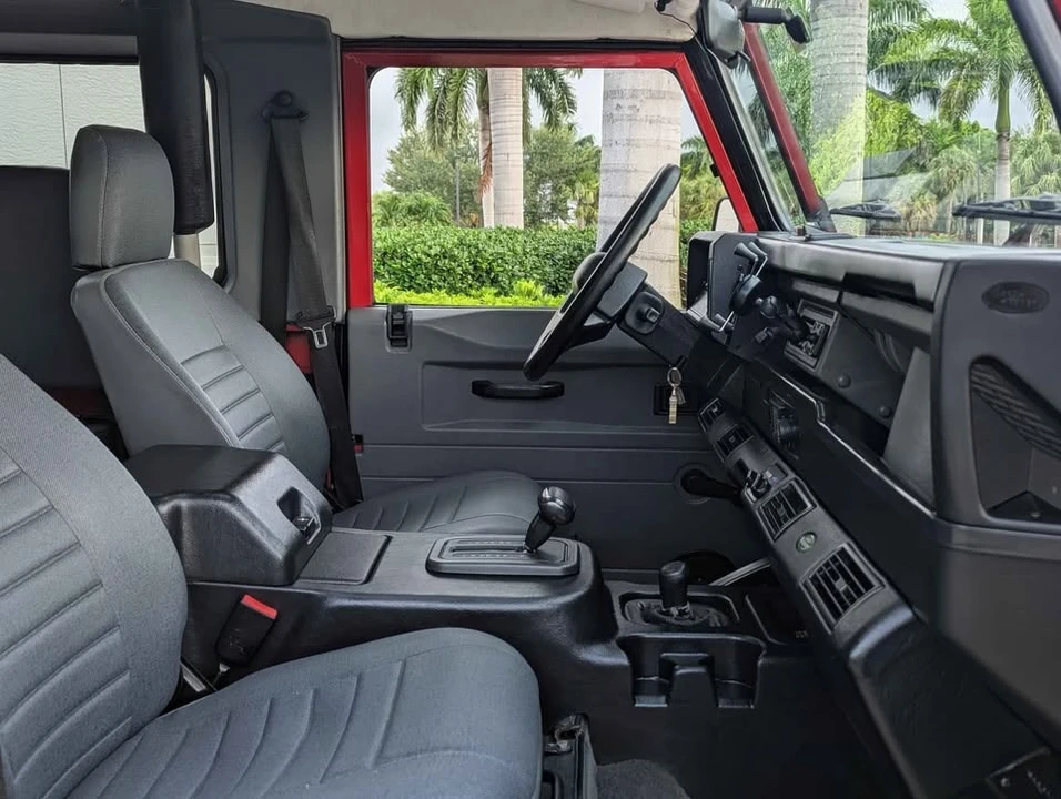 1997 Land Rover Defender 90 - Image 5 of 18