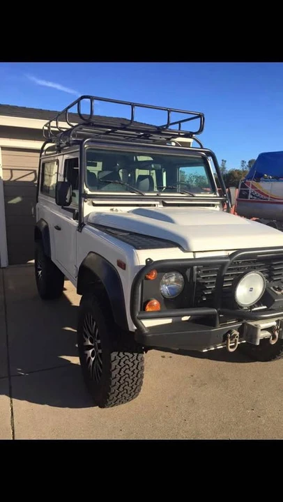 1997 Land Rover Defender 90 - Image 3 of 13
