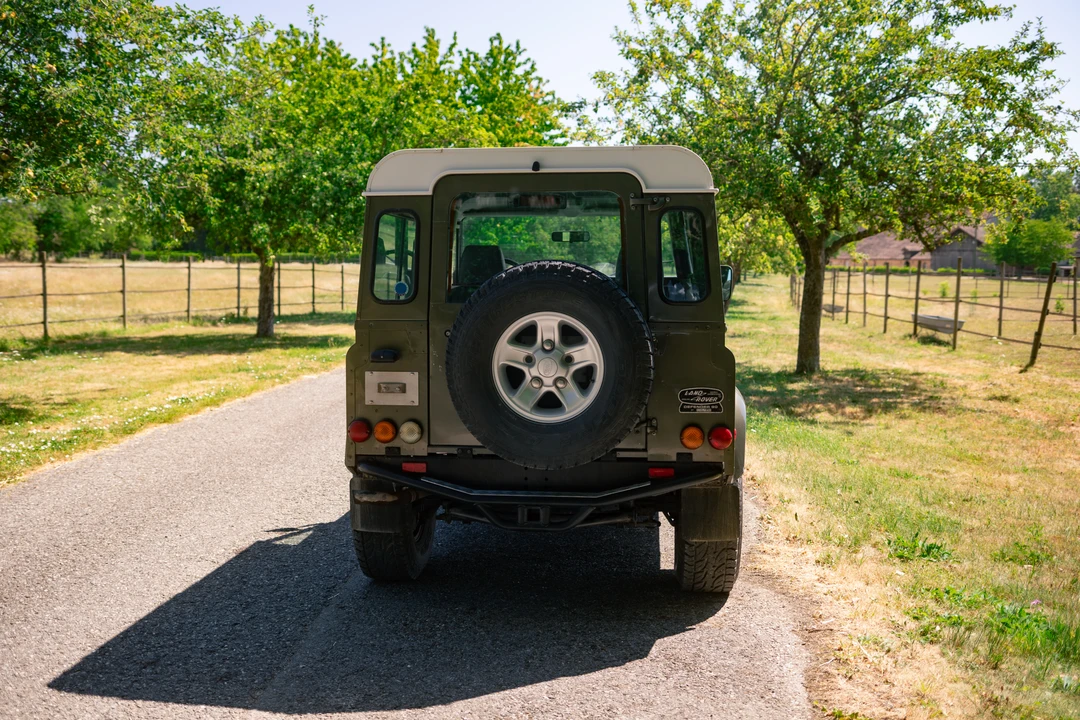 1997 Land Rover Defender 90 - Image 6 of 31