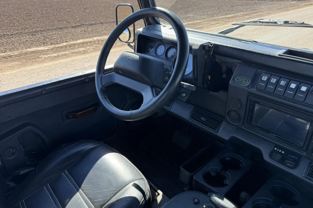 1997 Land Rover Defender 90 - Image 6 of 9