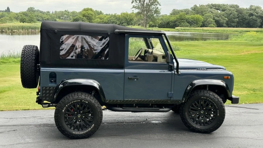 1997 Land Rover Defender 90 - Image 7 of 30