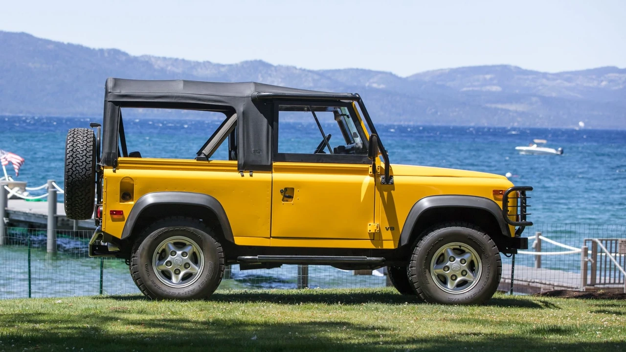 1997 Land Rover Defender 90 - Image 8 of 31