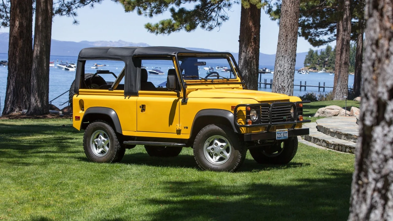 1997 Land Rover Defender 90 - Image 9 of 31