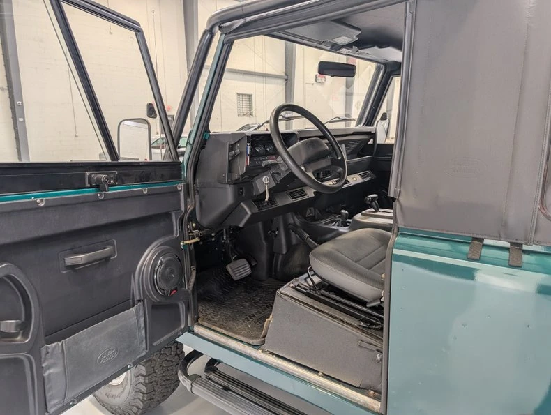 1997 Land Rover Defender 90 - Image 8 of 12