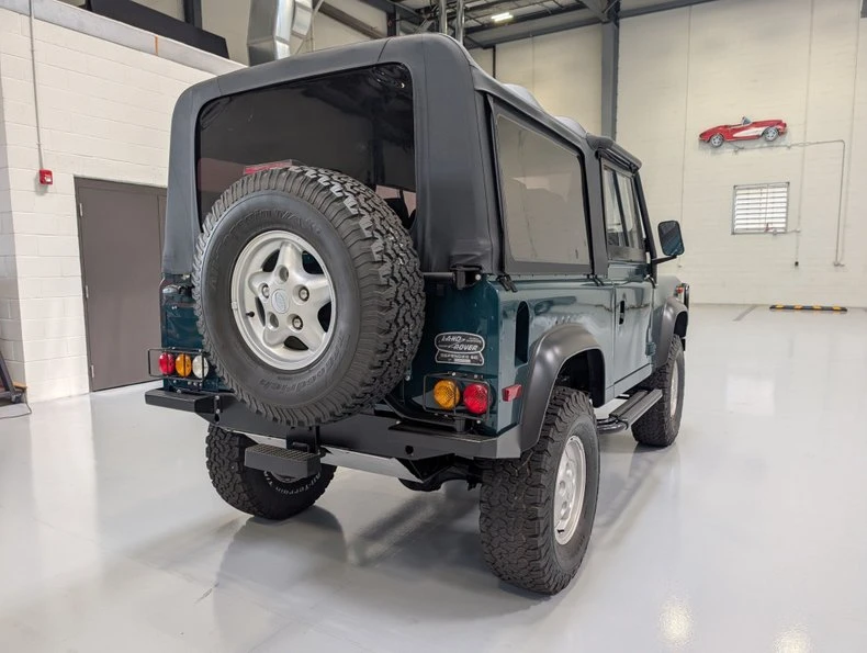 1997 Land Rover Defender 90 - Image 7 of 12