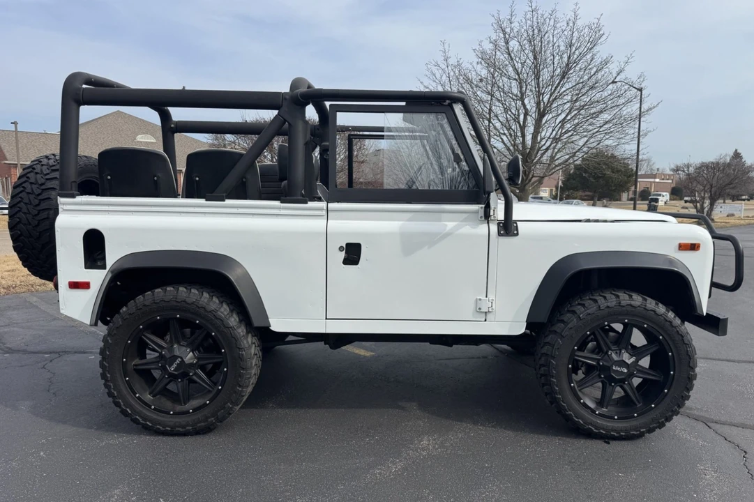 1997 Land Rover Defender 90 - Image 4 of 9