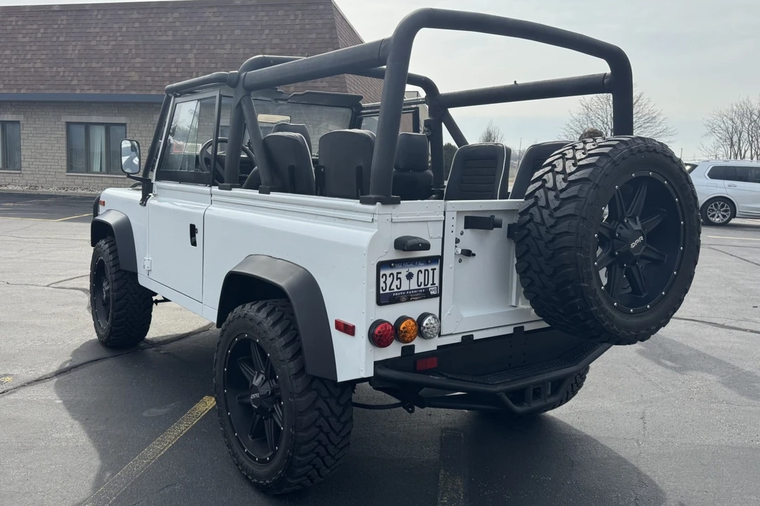 1997 Land Rover Defender 90 - Image 2 of 9
