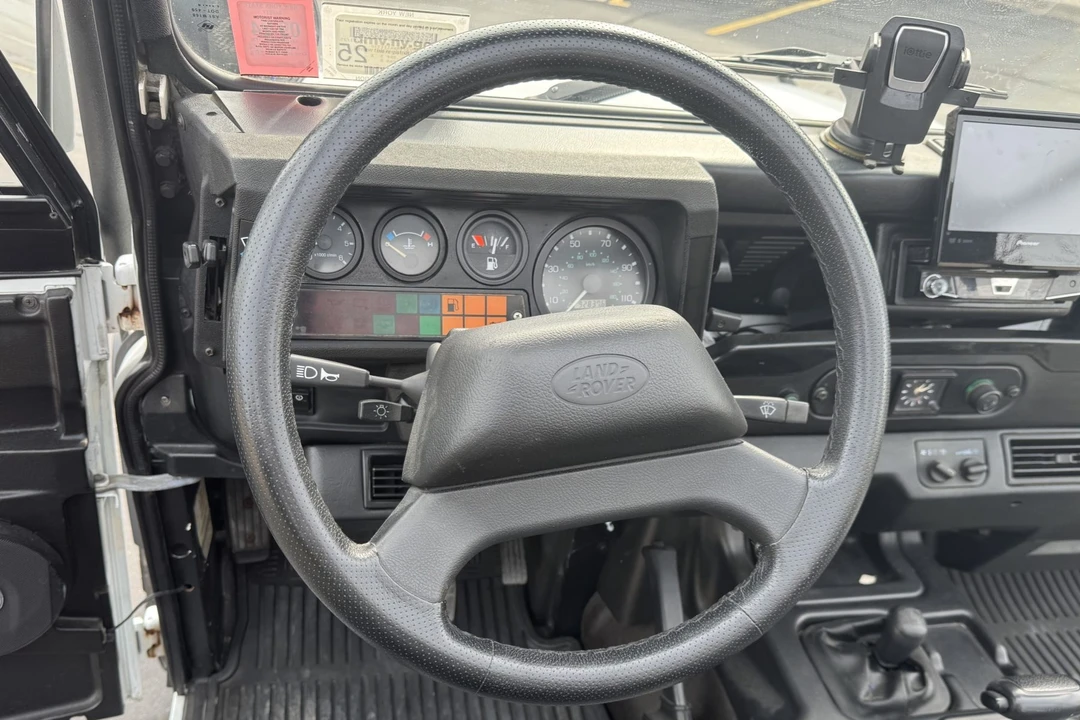 1997 Land Rover Defender 90 - Image 7 of 9