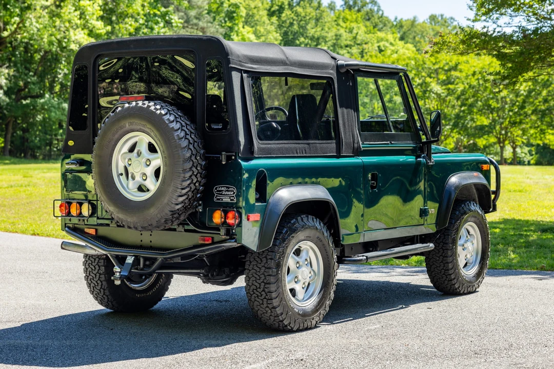 1997 Land Rover Defender 90 - Image 9 of 31