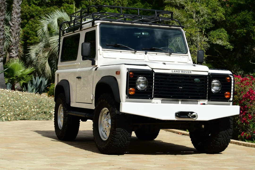 1997 Land Rover Defender 90 - Image 9 of 31