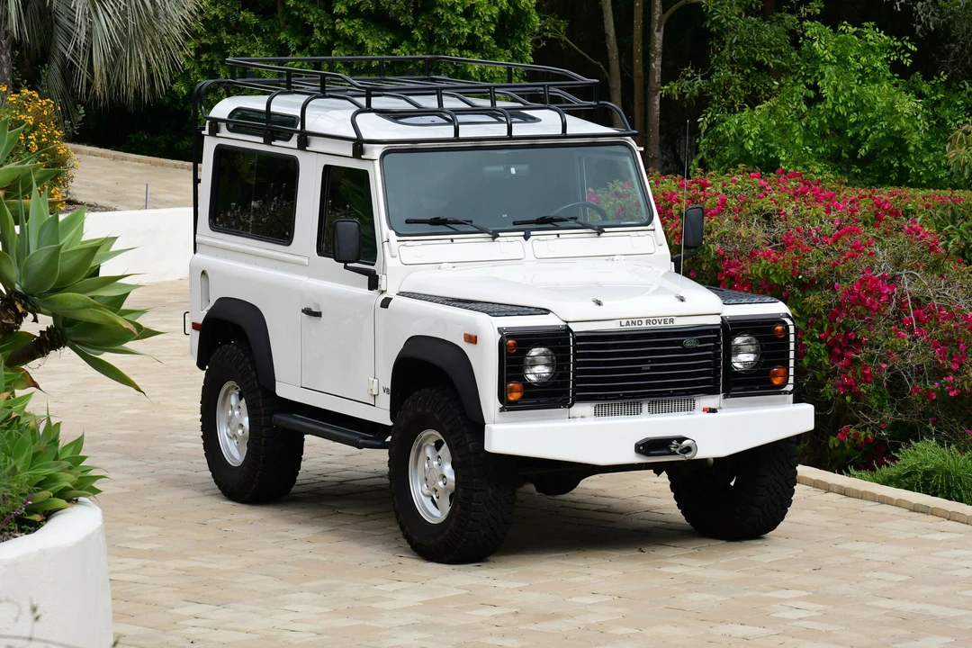 1997 Land Rover Defender 90 - Image 2 of 31