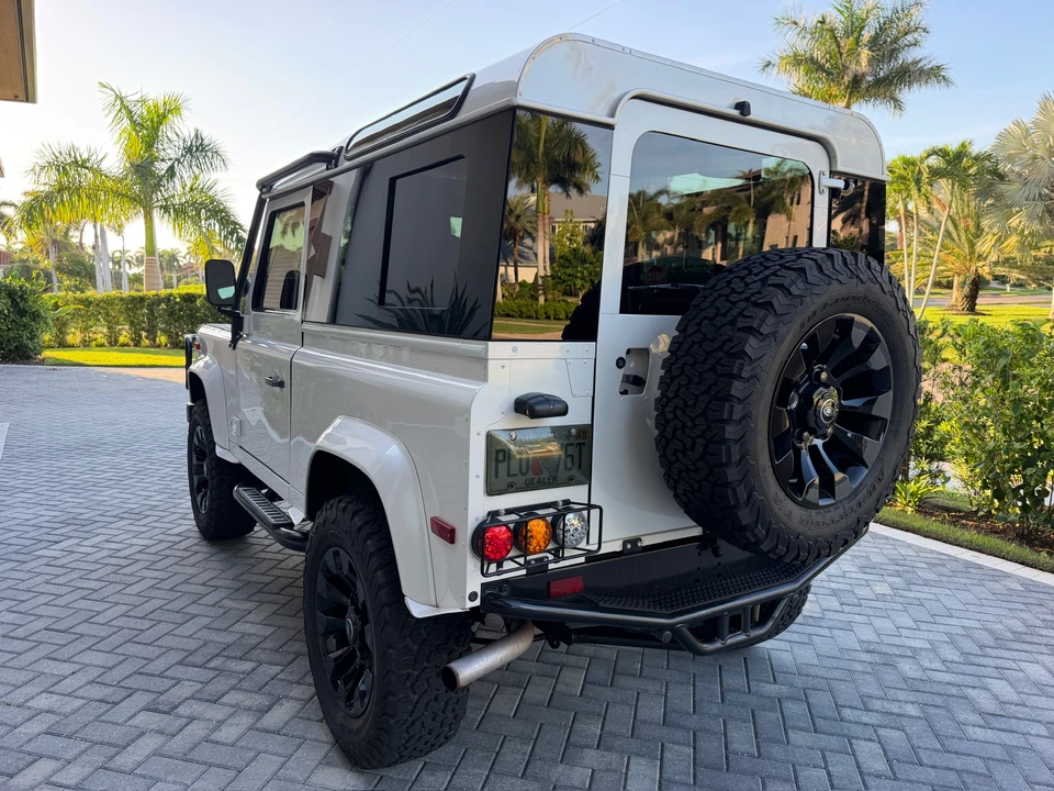 1997 Land Rover Defender 90 - Image 11 of 31