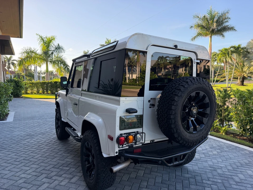 1997 Land Rover Defender 90 - Image 10 of 31