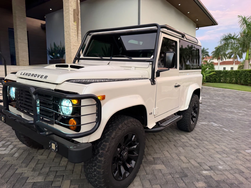 1997 Land Rover Defender 90 - Image 9 of 31