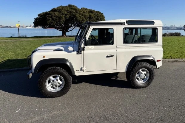 1997 Land Rover Defender 90 - Image 4 of 9