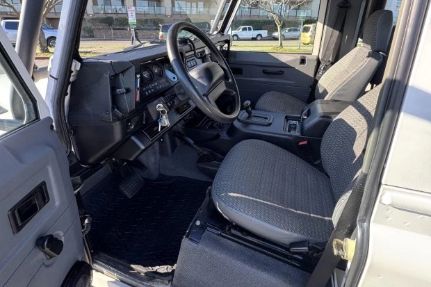 1997 Land Rover Defender 90 - Image 5 of 9