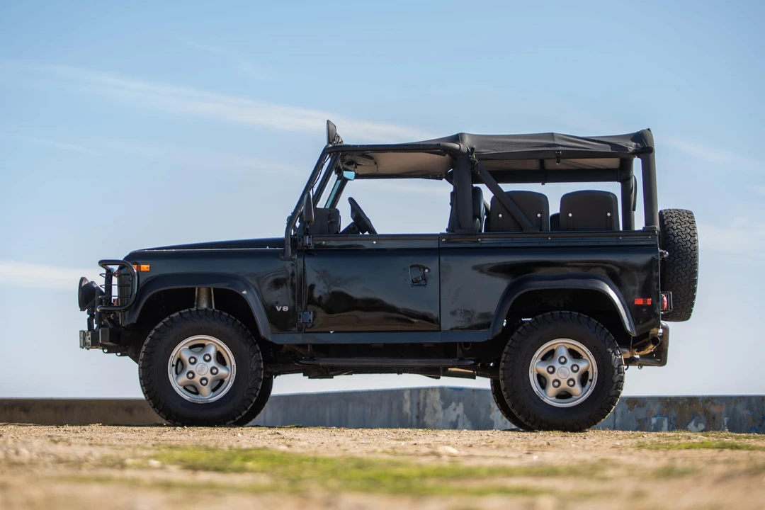 1997 Land Rover Defender 90 - Image 8 of 31