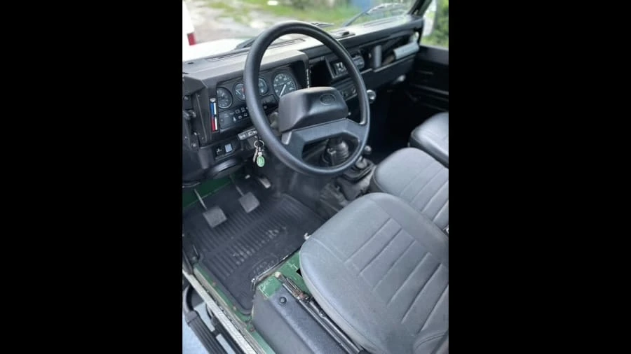1997 Land Rover Defender 90 - Image 6 of 10
