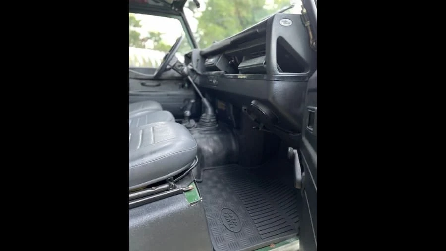 1997 Land Rover Defender 90 - Image 7 of 10