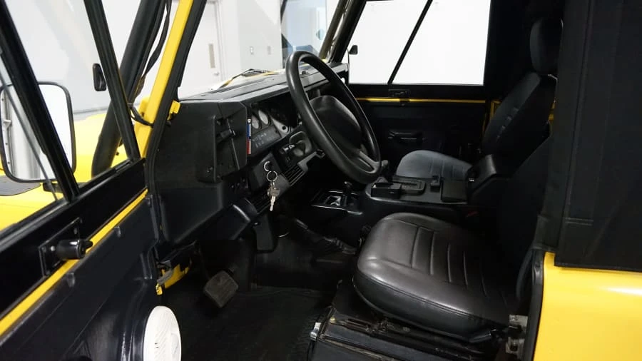 1997 Land Rover Defender 90 - Image 4 of 10