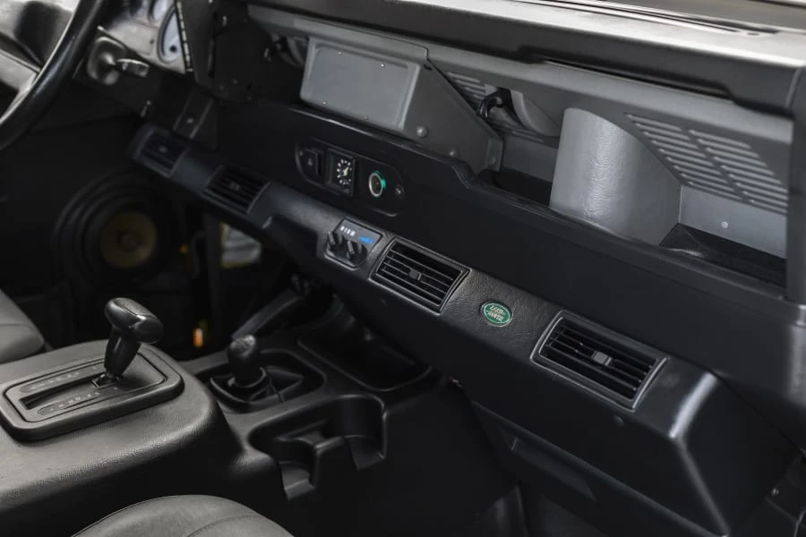 1997 Land Rover Defender 90 - Image 7 of 29