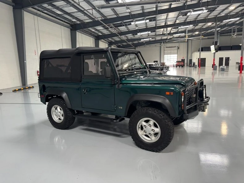 1997 Land Rover Defender 90 - Image 9 of 17