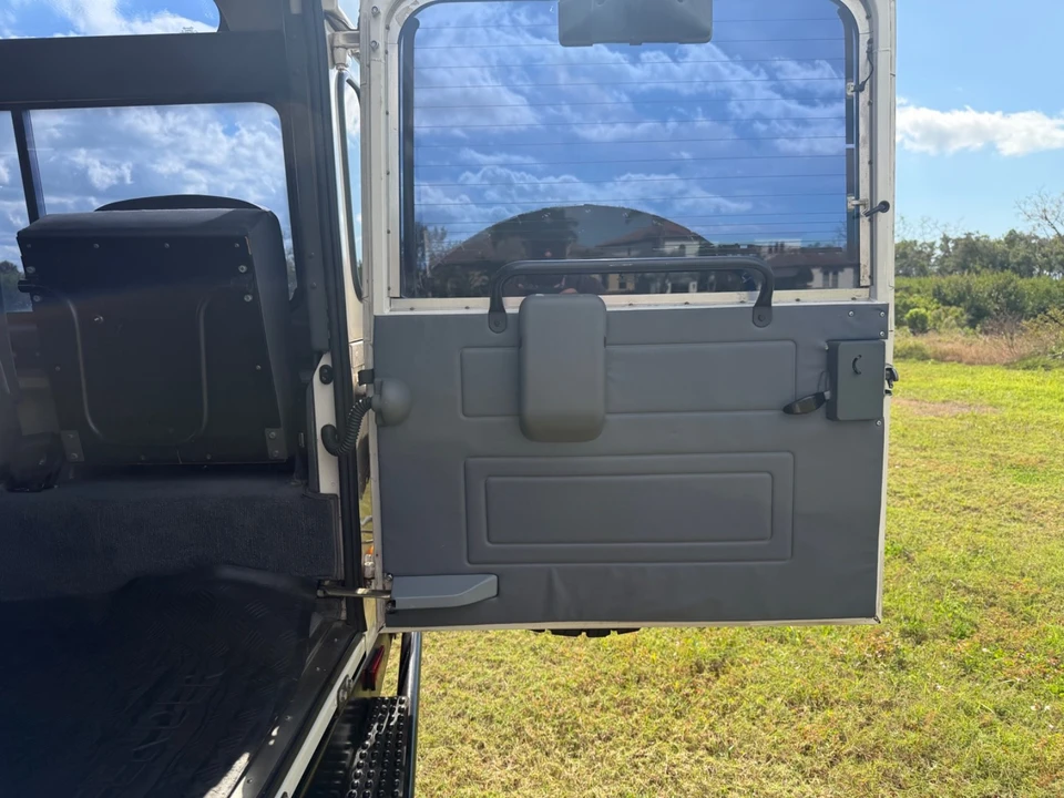 1997 Land Rover Defender 90 - Image 15 of 21