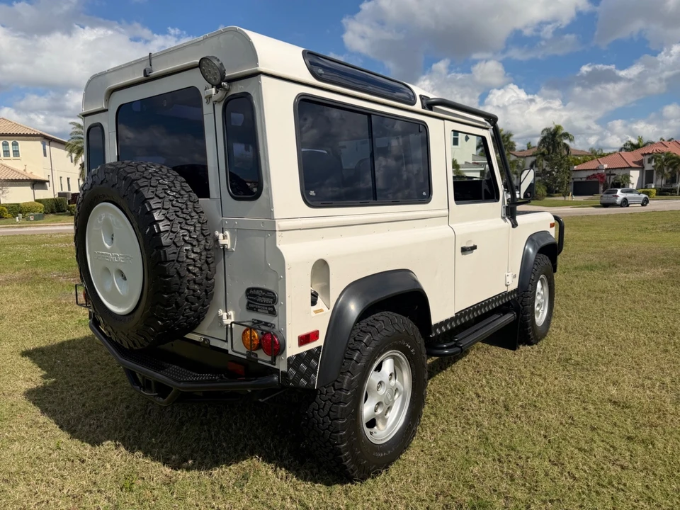 1997 Land Rover Defender 90 - Image 4 of 21
